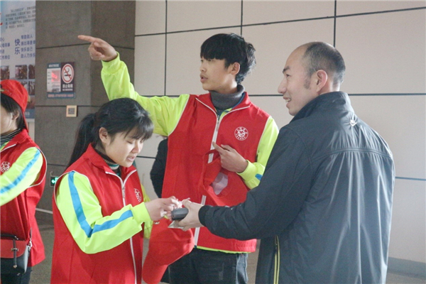 6为乘客指路.jpg 6为乘客指路.jpg