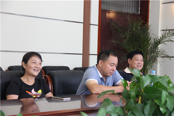 3.学校军转干部感谢学校的关心.JPG