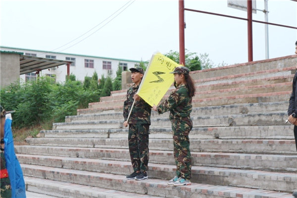 闪电队闪亮登场.jpg
