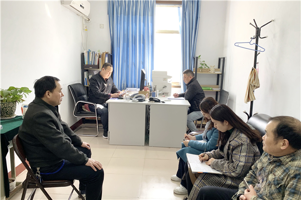 校办公室组织学习张玉滚.jpg