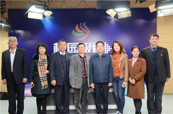 5督导组参观校园电视台.JPG