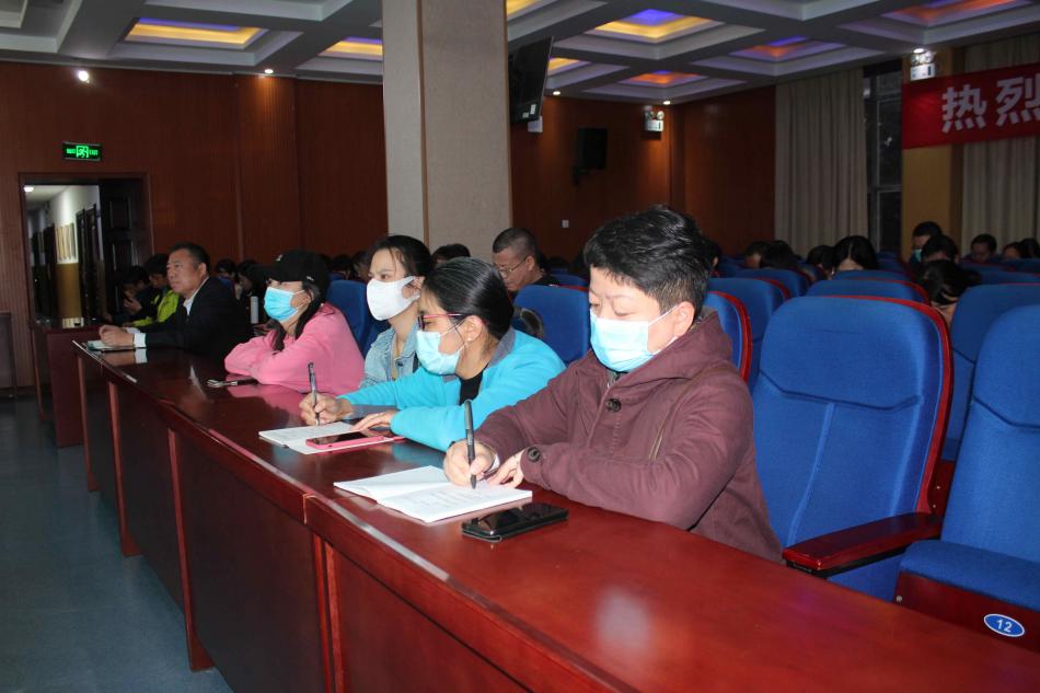 思源社区党员同志参加党课.jpg