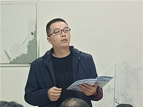 3张靖辉介绍教学相关工作.jpg