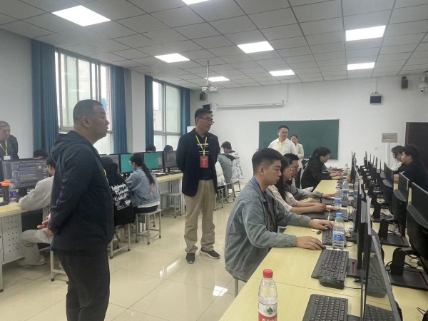 比赛现场.jpg 比赛现场.jpg